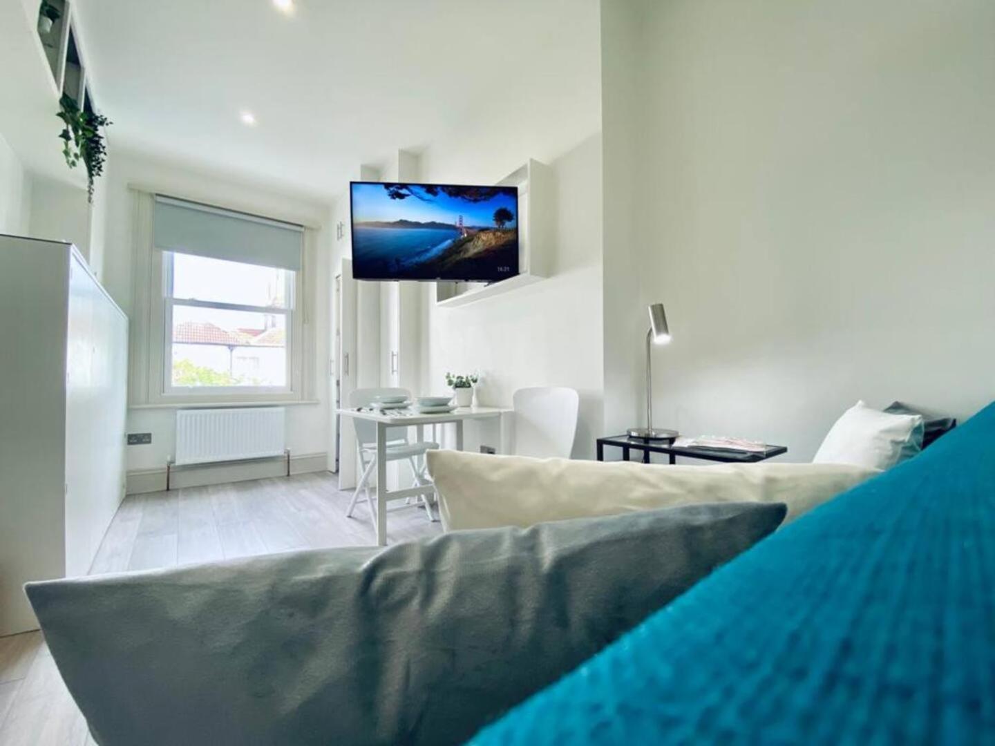 Apt 08 Beachside Beauty Central Studio Steps From Cafes Hove Exteriér fotografie